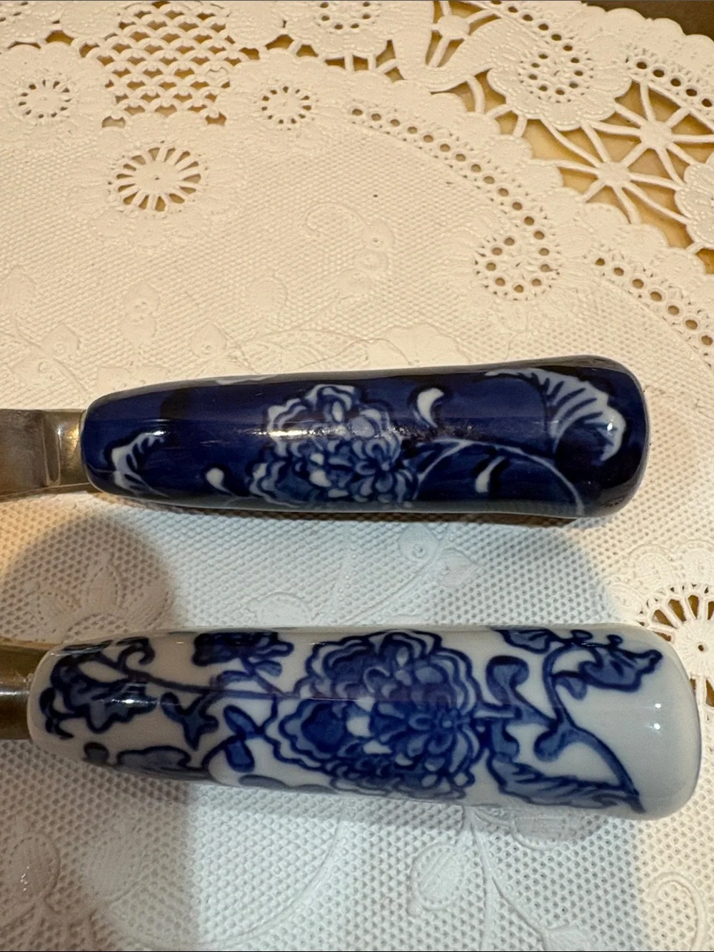 Williams Sonoma Blue and White Floral Cheese Knife Set